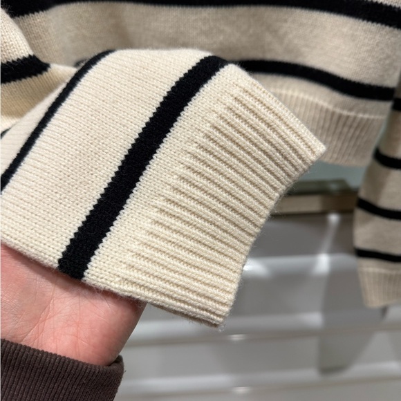 OAK + FORT Cream and Black Cropped V-Neck Sweater - Picture 5 of 9